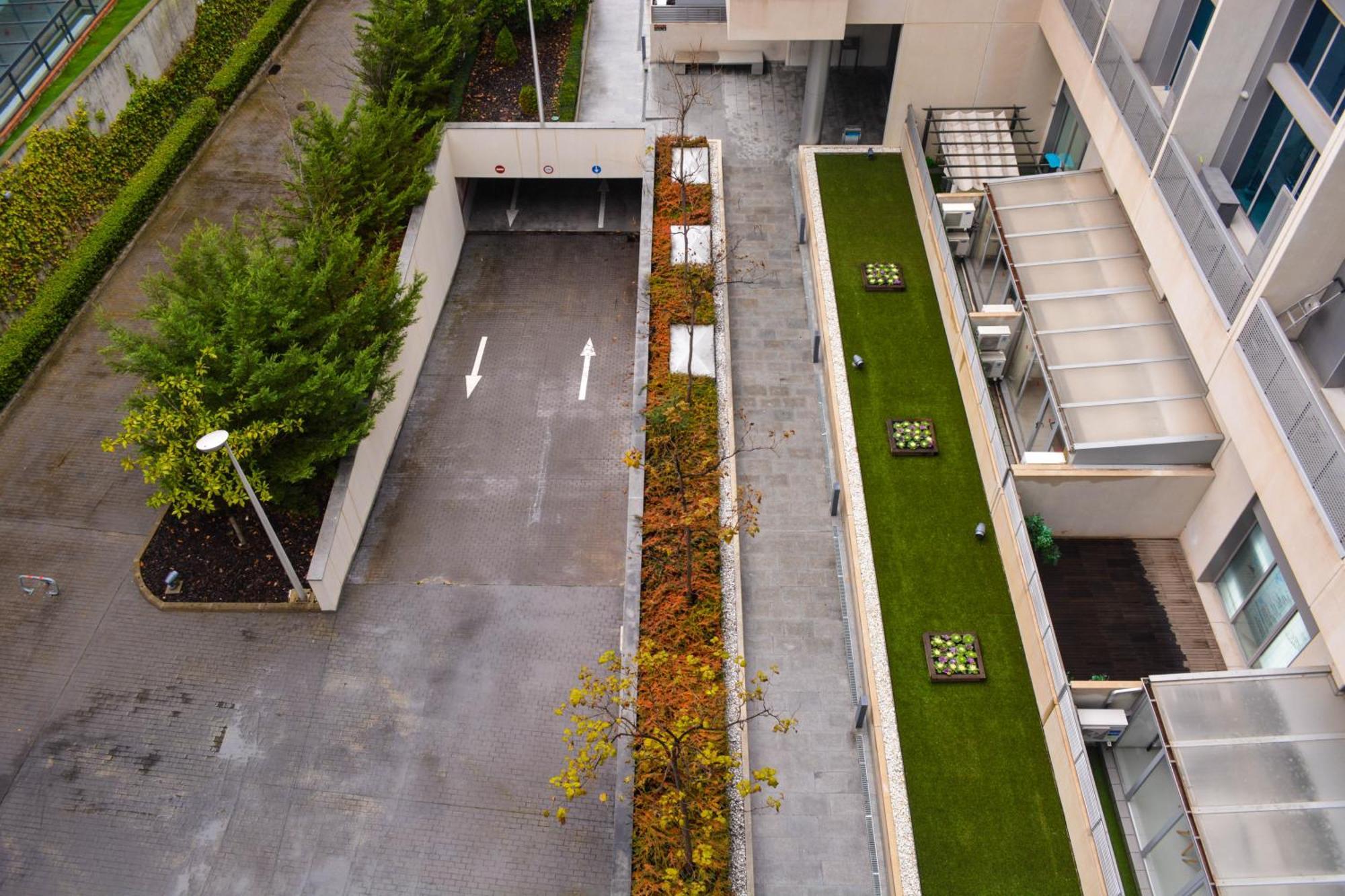 Oshun Sanchinarro Apartment Madrid Exterior photo