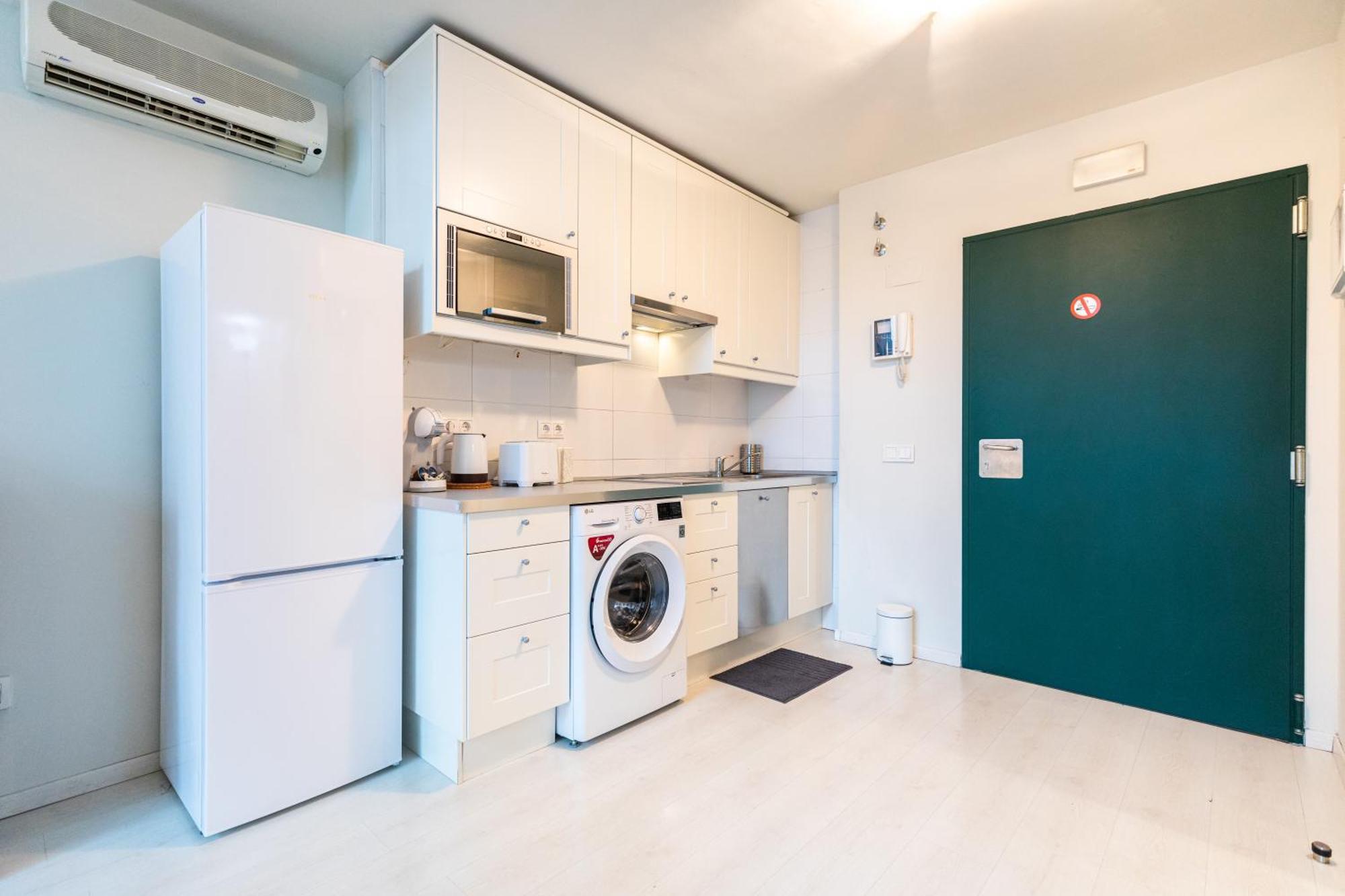 Oshun Sanchinarro Apartment Madrid Exterior photo